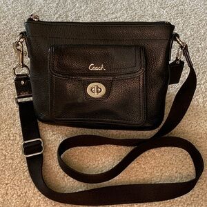 Coach Black Pebbled Leather Small Crossbody Bag W/Turn-Lock Closure F45012 (EUC)